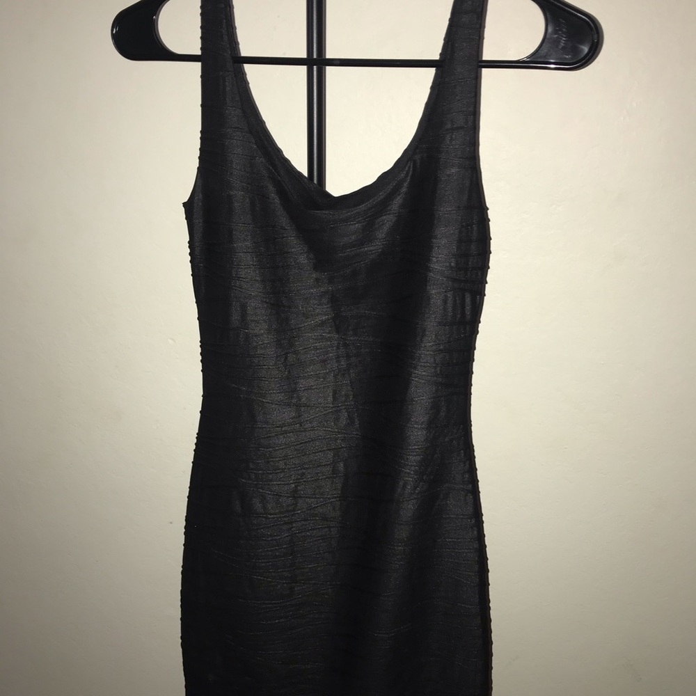 Tank top black dress.